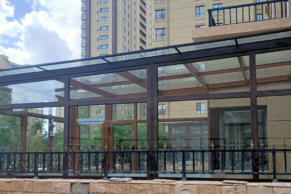 有個露臺，通遼搭建陽光房，四面都裝折疊門!